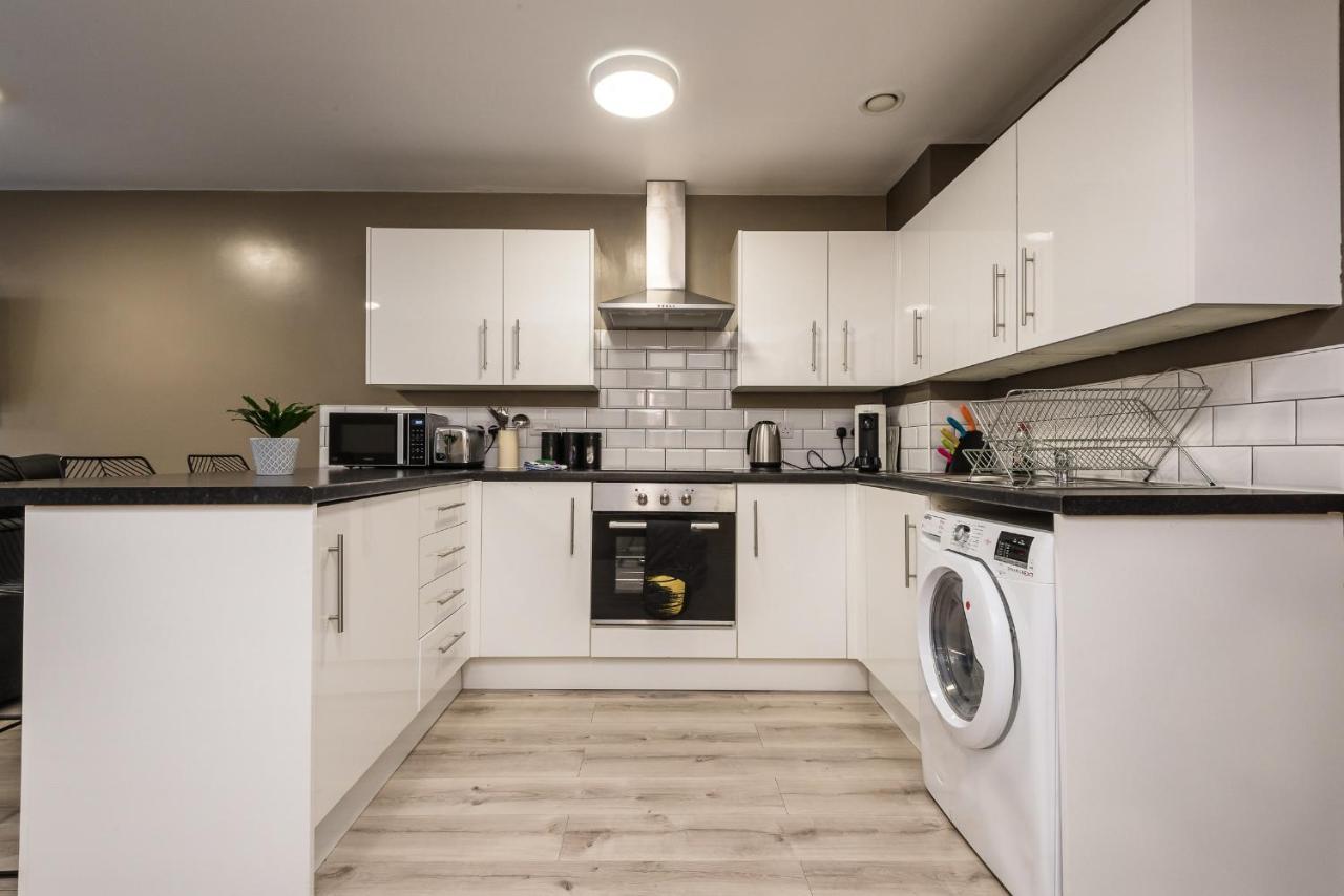 Host Apartments - Spacious 3 Bed Apartment With 3 Ensuites Ливерпуль Экстерьер фото